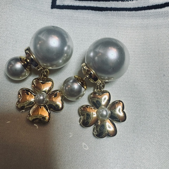 Christian Dior 1980s Vintage Flower Double Leaf White Pearls  Dior Gold Floral Pearl Drop Earrings - White Pearls